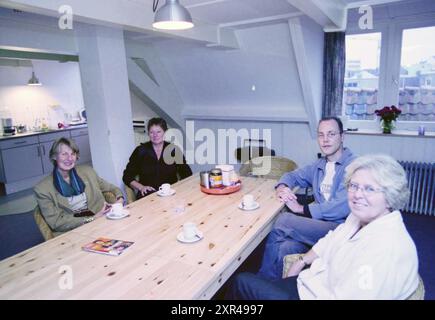Break Haarlem, Haarlem, pays-Bas, 19-11-2003, Whizgle Dutch News : des images historiques sur mesure pour l'avenir. Explorez le passé néerlandais avec des perspectives modernes grâce à des images d'agences néerlandaises. Concilier les événements d'hier avec les perspectives de demain. Embarquez pour un voyage intemporel avec des histoires qui façonnent notre avenir. Banque D'Images