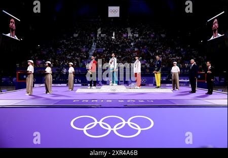 Paris, France. 8 août 2024. Les médaillés assistent à la cérémonie de victoire pour les hommes de taekwondo -68kg aux Jeux Olympiques de Paris 2024 à Paris, France, le 8 août 2024. Crédit : Fei Maohua/Xinhua/Alamy Live News Banque D'Images