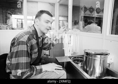 De Brink Candle Factory, 07-04-1994, Whizgle Dutch News : images historiques sur mesure pour l'avenir. Explorez le passé néerlandais avec des perspectives modernes grâce à des images d'agences néerlandaises. Concilier les événements d'hier avec les perspectives de demain. Embarquez pour un voyage intemporel avec des histoires qui façonnent notre avenir. Banque D'Images