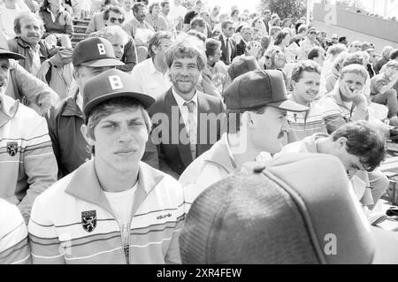 Tirs de joueurs entre l'équipe belge Edwin Waleveld, Championnats du monde de baseball 1986, 19-07-1986, Whizgle Dutch News : des images historiques sur mesure pour l'avenir. Explorez le passé néerlandais avec des perspectives modernes grâce à des images d'agences néerlandaises. Concilier les événements d'hier avec les perspectives de demain. Embarquez pour un voyage intemporel avec des histoires qui façonnent notre avenir. Banque D'Images