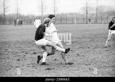 OG - Bloemendaal, Voetbal VV Schoten, onze Gezellen, Renova, 13-02-1972, Whizgle Dutch News : des images historiques sur mesure pour l'avenir. Explorez le passé néerlandais avec des perspectives modernes grâce à des images d'agences néerlandaises. Concilier les événements d'hier avec les perspectives de demain. Embarquez pour un voyage intemporel avec des histoires qui façonnent notre avenir. Banque D'Images