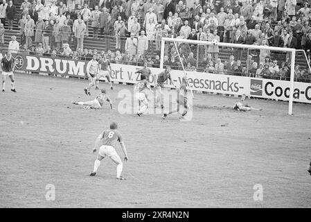 Football Telstar - 'invités', 00-00-1973, Whizgle Dutch News : des images historiques sur mesure pour l'avenir. Explorez le passé néerlandais avec des perspectives modernes grâce à des images d'agences néerlandaises. Concilier les événements d'hier avec les perspectives de demain. Embarquez pour un voyage intemporel avec des histoires qui façonnent notre avenir. Banque D'Images