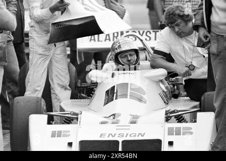 Course automobile sur le circuit de Zandvoort avec Michael Bleekemolen et Gijs van Lennep, Haarlem, Burgemeester van Alphenstraat, Nederland, Whizgle Dutch News : des images historiques sur mesure pour le futur. Explorez le passé néerlandais avec des perspectives modernes grâce à des images d'agences néerlandaises. Concilier les événements d'hier avec les perspectives de demain. Embarquez pour un voyage intemporel avec des histoires qui façonnent notre avenir. Banque D'Images