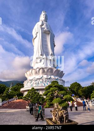 Vue du temple de la pagode Chua Linh Ung à Da Nang, Vietnam Banque D'Images