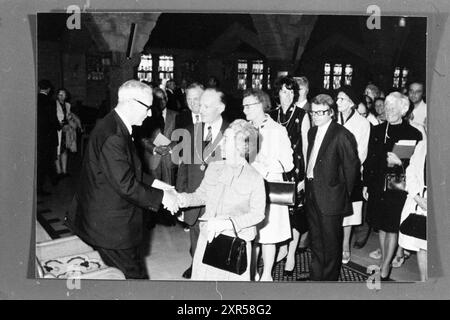 Reportages pour le maire Nawijn, Zandvoort, 22-06-1977, Whizgle Dutch News : des images historiques sur mesure pour l'avenir. Explorez le passé néerlandais avec des perspectives modernes grâce à des images d'agences néerlandaises. Concilier les événements d'hier avec les perspectives de demain. Embarquez pour un voyage intemporel avec des histoires qui façonnent notre avenir. Banque D'Images