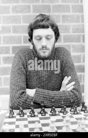 Portraits Blast Furnace Chess Tournament., Blast Furnace Chess Tournament, 16-01-1976, Whizgle Dutch News : images historiques adaptées pour l'avenir. Explorez le passé néerlandais avec des perspectives modernes grâce à des images d'agences néerlandaises. Concilier les événements d'hier avec les perspectives de demain. Embarquez pour un voyage intemporel avec des histoires qui façonnent notre avenir. Banque D'Images