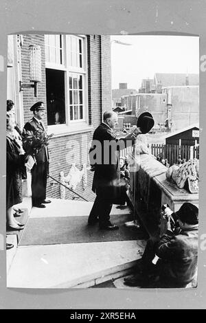 Reportages pour le maire Nawijn, Zandvoort, 22-06-1977, Whizgle Dutch News : des images historiques sur mesure pour l'avenir. Explorez le passé néerlandais avec des perspectives modernes grâce à des images d'agences néerlandaises. Concilier les événements d'hier avec les perspectives de demain. Embarquez pour un voyage intemporel avec des histoires qui façonnent notre avenir. Banque D'Images