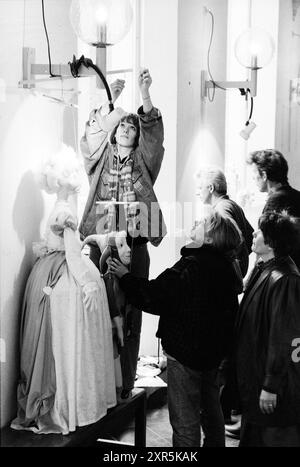 Installation du réfectoire de l'exposition, 23-02-1992, Whizgle Dutch News : des images historiques sur mesure pour l'avenir. Explorez le passé néerlandais avec des perspectives modernes grâce à des images d'agences néerlandaises. Concilier les événements d'hier avec les perspectives de demain. Embarquez pour un voyage intemporel avec des histoires qui façonnent notre avenir. Banque D'Images
