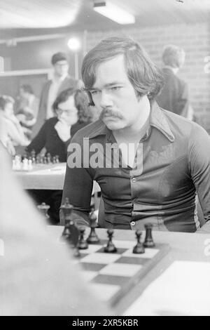 Portraits Blast Furnace Chess Tournament., Blast Furnace Chess Tournament, 16-01-1976, Whizgle Dutch News : images historiques adaptées pour l'avenir. Explorez le passé néerlandais avec des perspectives modernes grâce à des images d'agences néerlandaises. Concilier les événements d'hier avec les perspectives de demain. Embarquez pour un voyage intemporel avec des histoires qui façonnent notre avenir. Banque D'Images