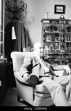 Mr. Remmerts de Vries Chief public Attorney Haarlem, District court, Haarlem, pays-Bas, 15-08-1989, Whizgle Dutch News : des images historiques sur mesure pour l'avenir. Explorez le passé néerlandais avec des perspectives modernes grâce à des images d'agences néerlandaises. Concilier les événements d'hier avec les perspectives de demain. Embarquez pour un voyage intemporel avec des histoires qui façonnent notre avenir. Banque D'Images