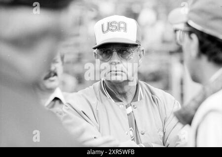 Coach America, Bennet, Championnats du monde de baseball 1986, 20-07-1986, Whizgle Dutch News : des images historiques sur mesure pour l'avenir. Explorez le passé néerlandais avec des perspectives modernes grâce à des images d'agences néerlandaises. Concilier les événements d'hier avec les perspectives de demain. Embarquez pour un voyage intemporel avec des histoires qui façonnent notre avenir. Banque D'Images