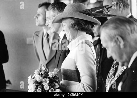 Ouverture de la station de pompage à mi-chemin par SAR la Princesse Beatrix, réceptions royales et visites royales, ouverture, ouvertures, mise en service, station de pompage à vapeur et station de pompage à vapeur, 23-11-1977, Whizgle Dutch News : images historiques adaptées pour l'avenir. Explorez le passé néerlandais avec des perspectives modernes grâce à des images d'agences néerlandaises. Concilier les événements d'hier avec les perspectives de demain. Embarquez pour un voyage intemporel avec des histoires qui façonnent notre avenir. Banque D'Images