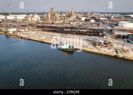 Vue aérienne de la raffinerie de pétrole sur la rivière Delaware près de Philadelphie Banque D'Images