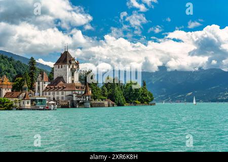 Château de Spiez sur les rives du lac de Thoune en Suisse Banque D'Images