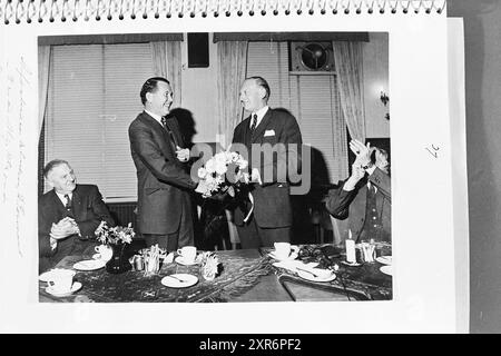 Reportages pour le maire Nawijn, Zandvoort, 22-06-1977, Whizgle Dutch News : des images historiques sur mesure pour l'avenir. Explorez le passé néerlandais avec des perspectives modernes grâce à des images d'agences néerlandaises. Concilier les événements d'hier avec les perspectives de demain. Embarquez pour un voyage intemporel avec des histoires qui façonnent notre avenir. Banque D'Images