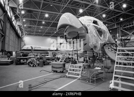 Rapport production Line F 100 Fokker, Fokker, 26-02-1988, Whizgle Dutch News : images historiques sur mesure pour l'avenir. Explorez le passé néerlandais avec des perspectives modernes grâce à des images d'agences néerlandaises. Concilier les événements d'hier avec les perspectives de demain. Embarquez pour un voyage intemporel avec des histoires qui façonnent notre avenir. Banque D'Images