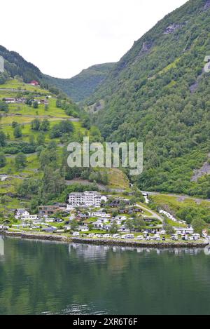 Vue panoramique sur le fjord Geirenger dans la municipalité de Stranda, Norvège. Banque D'Images