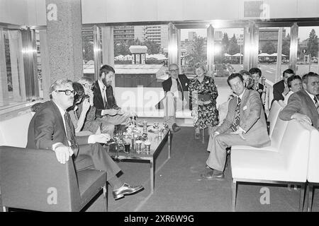 50e anniversaire de CBR, personnel du parti, C.B.R., 08-10-1977, Whizgle Dutch News : images historiques sur mesure pour l'avenir. Explorez le passé néerlandais avec des perspectives modernes grâce à des images d'agences néerlandaises. Concilier les événements d'hier avec les perspectives de demain. Embarquez pour un voyage intemporel avec des histoires qui façonnent notre avenir. Banque D'Images