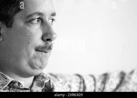 Mr. de Vries, Haarlem, pays-Bas, 03-10-1994, Whizgle Dutch News : des images historiques sur mesure pour l'avenir. Explorez le passé néerlandais avec des perspectives modernes grâce à des images d'agences néerlandaises. Concilier les événements d'hier avec les perspectives de demain. Embarquez pour un voyage intemporel avec des histoires qui façonnent notre avenir. Banque D'Images