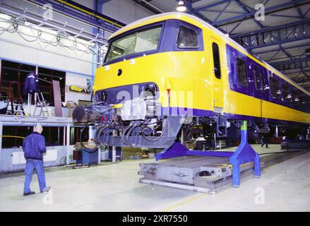 Train de levage, BD [chariot de deuxième classe avec compartiment à bagages et position de direction], 05-01-2003, Whizgle Dutch News : images historiques sur mesure pour l'avenir. Explorez le passé néerlandais avec des perspectives modernes grâce à des images d'agences néerlandaises. Concilier les événements d'hier avec les perspectives de demain. Embarquez pour un voyage intemporel avec des histoires qui façonnent notre avenir. Banque D'Images