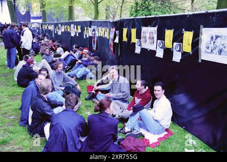 Poupée de libération variée Haarlem, Haarlem, pays-Bas, 04-05-1998, Whizgle Dutch News : images historiques sur mesure pour l'avenir. Explorez le passé néerlandais avec des perspectives modernes grâce à des images d'agences néerlandaises. Concilier les événements d'hier avec les perspectives de demain. Embarquez pour un voyage intemporel avec des histoires qui façonnent notre avenir. Banque D'Images