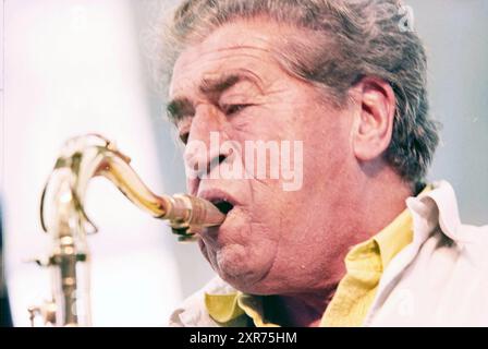 Groupe de jazz, homme au saxophone, 19-08-1999, Whizgle Dutch News : images historiques sur mesure pour l'avenir. Explorez le passé néerlandais avec des perspectives modernes grâce à des images d'agences néerlandaises. Concilier les événements d'hier avec les perspectives de demain. Embarquez pour un voyage intemporel avec des histoires qui façonnent notre avenir. Banque D'Images