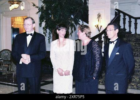 Party, Amstel Hotel, 22-09-1999, Whizgle Dutch News : images historiques sur mesure pour l'avenir. Explorez le passé néerlandais avec des perspectives modernes grâce à des images d'agences néerlandaises. Concilier les événements d'hier avec les perspectives de demain. Embarquez pour un voyage intemporel avec des histoires qui façonnent notre avenir. Banque D'Images