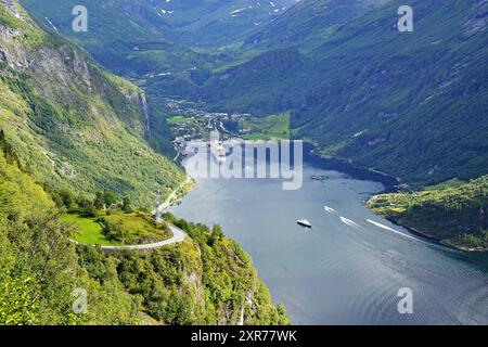 Eagle Viewpoint est situé près de la ville de Geiranger, municipalité de Stranda, Norvège. Banque D'Images