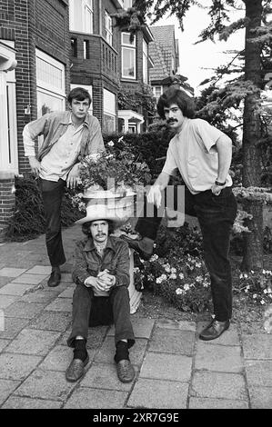 Groupe Barrel Organ, musique, 26-08-1970, Whizgle Dutch News : des images historiques sur mesure pour l'avenir. Explorez le passé néerlandais avec des perspectives modernes grâce à des images d'agences néerlandaises. Concilier les événements d'hier avec les perspectives de demain. Embarquez pour un voyage intemporel avec des histoires qui façonnent notre avenir. Banque D'Images