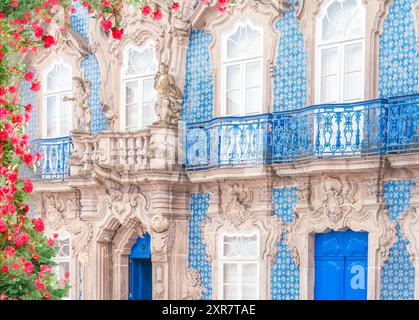 Tuiles décoration de façade d'un bâtiment historique de style baroque à Braga Portugal - Raio Palace Banque D'Images