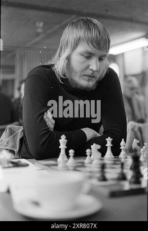 Decathlon H.S.T., Blast Furnace Chess Tournament, 20-01-1976, Whizgle Dutch News : des images historiques sur mesure pour l'avenir. Explorez le passé néerlandais avec des perspectives modernes grâce à des images d'agences néerlandaises. Concilier les événements d'hier avec les perspectives de demain. Embarquez pour un voyage intemporel avec des histoires qui façonnent notre avenir. Banque D'Images