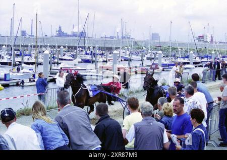 Courses sur piste courte, Seaport Marina, 23-07-2003, Whizgle Dutch News : des images historiques sur mesure pour l'avenir. Explorez le passé néerlandais avec des perspectives modernes grâce à des images d'agences néerlandaises. Concilier les événements d'hier avec les perspectives de demain. Embarquez pour un voyage intemporel avec des histoires qui façonnent notre avenir. Banque D'Images