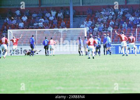 AZ - Telstar, 19-08-1995, Whizgle Dutch News : des images historiques sur mesure pour l'avenir. Explorez le passé néerlandais avec des perspectives modernes grâce à des images d'agences néerlandaises. Concilier les événements d'hier avec les perspectives de demain. Embarquez pour un voyage intemporel avec des histoires qui façonnent notre avenir. Banque D'Images