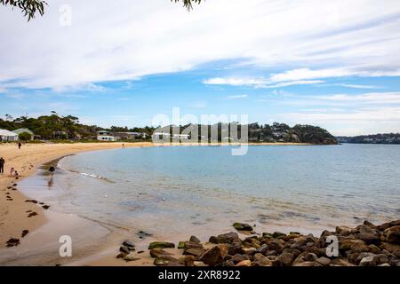 Bundeena dans le parc national royal d'Australie, plage de Hordens à Bundeena photographiée un jour d'hiver. Banque D'Images