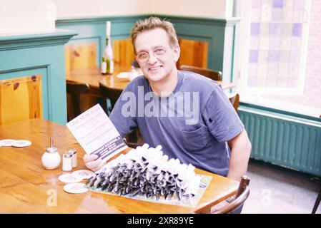 Frank Huissen, restaurant de Ark Haarlem, Haarlem, Nieuw Heiligland, pays-Bas, 28-10-1999, Whizgle Dutch News : des images historiques sur mesure pour l'avenir. Explorez le passé néerlandais avec des perspectives modernes grâce à des images d'agences néerlandaises. Concilier les événements d'hier avec les perspectives de demain. Embarquez pour un voyage intemporel avec des histoires qui façonnent notre avenir. Banque D'Images