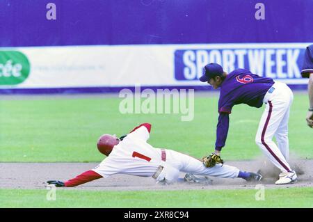 Haarlem Baseball week : Cuba - Taipei, Haarlem, pays-Bas, 22-07-2002, Whizgle Dutch News : images historiques adaptées à l'avenir. Explorez le passé néerlandais avec des perspectives modernes grâce à des images d'agences néerlandaises. Concilier les événements d'hier avec les perspectives de demain. Embarquez pour un voyage intemporel avec des histoires qui façonnent notre avenir. Banque D'Images