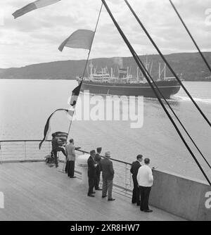 Courant 14-15-1951 : les touristes arrivent. À partir de la fin du mois de mai et jusqu'au début de l'été, le nouveau navire à passagers brillant d'America Line, « Oslofjord », est chargé de touristes lorsqu'il arrive dans le pays. Photo : Sverre A. Børretzen / Aktuell / NTB ***la photo n'est pas traitée*** le texte de cette image est traduit automatiquement le texte de cette image est traduit automatiquement Banque D'Images