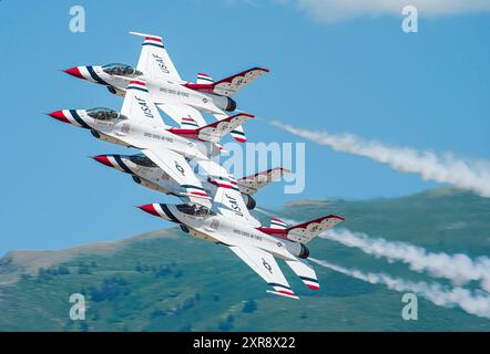 L'escadron de démonstration de l'US Air Force Air Demonstration Squadron 'Thunderbirds' se produit à Hill Air Force base, Utah, le 28 juin 2024. Les Thunderbirds sont une équipe de Rough Banque D'Images