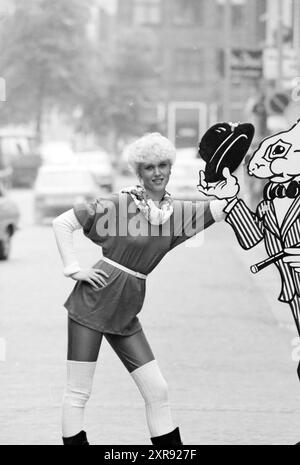 Tendances de la mode, mode, 04-09-1982, Whizgle Dutch News : des images historiques sur mesure pour l'avenir. Explorez le passé néerlandais avec des perspectives modernes grâce à des images d'agences néerlandaises. Concilier les événements d'hier avec les perspectives de demain. Embarquez pour un voyage intemporel avec des histoires qui façonnent notre avenir. Banque D'Images