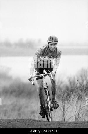 Championnat Open de cyclo-cross, Haarlem, pays-Bas, 18-01-1992, Whizgle Dutch News : images historiques sur mesure pour l'avenir. Explorez le passé néerlandais avec des perspectives modernes grâce à des images d'agences néerlandaises. Concilier les événements d'hier avec les perspectives de demain. Embarquez pour un voyage intemporel avec des histoires qui façonnent notre avenir. Banque D'Images