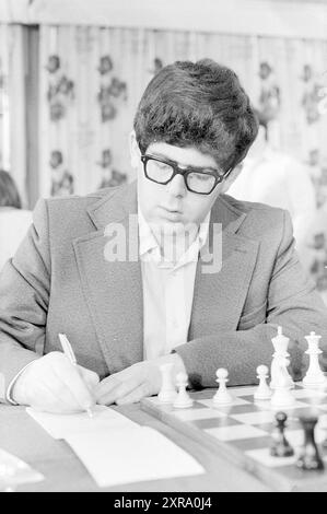 Portraits Blast Furnace Chess Tournament., Blast Furnace Chess Tournament, 16-01-1976, Whizgle Dutch News : images historiques adaptées pour l'avenir. Explorez le passé néerlandais avec des perspectives modernes grâce à des images d'agences néerlandaises. Concilier les événements d'hier avec les perspectives de demain. Embarquez pour un voyage intemporel avec des histoires qui façonnent notre avenir. Banque D'Images