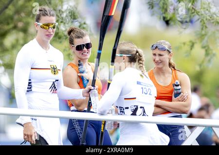 VAIRES-SUR-MARNE - Selma Konijn et Ruth Vorsselman lors de la finale canoë sprint (w) kayak K2 en canoë au stade nautique aux Jeux Olympiques. ANP ROBIN VAN LONKHUIJSEN Banque D'Images