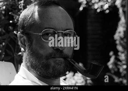 Henk van Dorp, Pipe Smoking World Championships, 16-08-1993, Whizgle Dutch News : des images historiques sur mesure pour l'avenir. Explorez le passé néerlandais avec des perspectives modernes grâce à des images d'agences néerlandaises. Concilier les événements d'hier avec les perspectives de demain. Embarquez pour un voyage intemporel avec des histoires qui façonnent notre avenir. Banque D'Images