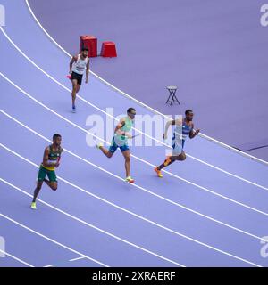 Saint Denis, France, 9 août 2024. Athlétisme - coureurs pour relais masculin 4 x 100 mètres tour 1 - Jacques Julien / Alamy Live News Banque D'Images