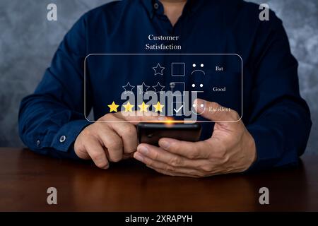 L'utilisateur évalue l'expérience de service sur l'application en ligne, le client évalue le concept de l'enquête de satisfaction, le client peut évaluer la qualité des Banque D'Images