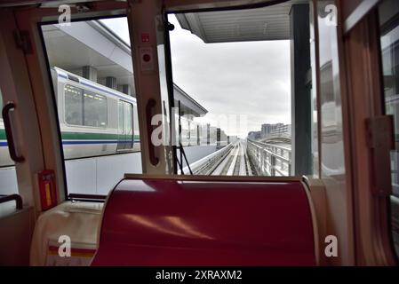 Port Island Line, Port Liner, un système ferroviaire de transit automatisé urbain à Kobe, Japon reliant l'aéroport de Kobe à la gare de Sannomiya le 15 février Banque D'Images