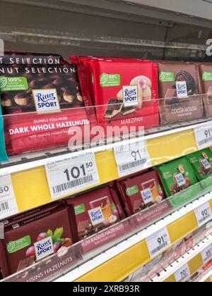 03.08.2024, Kharkov, Ukraine, produit de chocolat Ritter Sport. La société Ritter Sport a été fondée en 1912 à Stuttgart-Bad Cannstatt, en Allemagne Banque D'Images