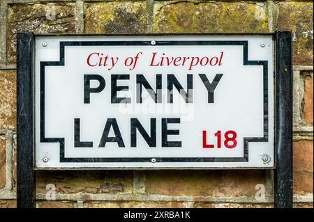 Panneau de rue dans la ville de Liverpool pour Penny Lane rendu célèbre par le groupe pop des Beatles, le Fab 4 qui a chanté sur Penny Lane Banque D'Images