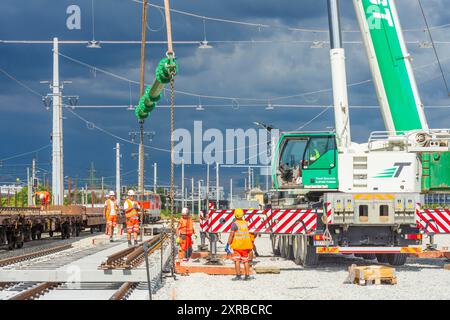 Installation d'un aiguillage ferroviaire pour ÖBB avec une grue Vienne 21. Floridsdorf Wien Autriche Banque D'Images