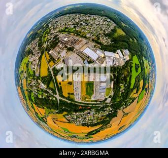 Luftbild, Gewerbegebiet Belecke Max-Planck-Straße mit Infineon Werk und AEG Power solutions, Erdkugel, Fisheye Aufnahme, Fischaugen Aufnahme, 360 Grad Aufnahme, petit monde, petite planète, fisheye Bild, Belecke, Warstein, Soester Börde, Nordrhein-Westfalen, Deutschland ACHTUNGxMINDESTHONORARx60xEURO *** vue aérienne, zone industrielle Belecke Max Planck Straße avec Infineon et AEG Power solutions, globe terrestre, image fisheye, image 360 degrés, monde minuscule, petite planète, image fisheye, Belecke, Warstein, Soester Börde, Rhénanie du Nord-Westphalie, Allemagne ATTENTIONxMINDESTHONORARx60xEURO Banque D'Images